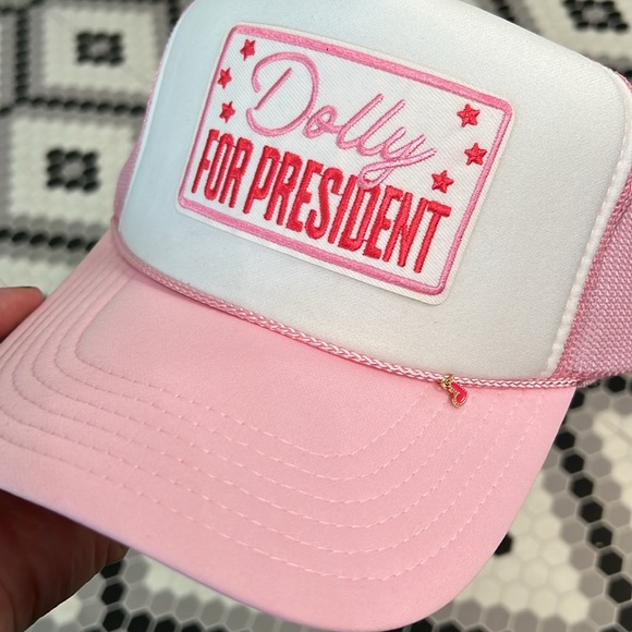 ✨Dolly for President Trucker Hat - Picture 2 of 4